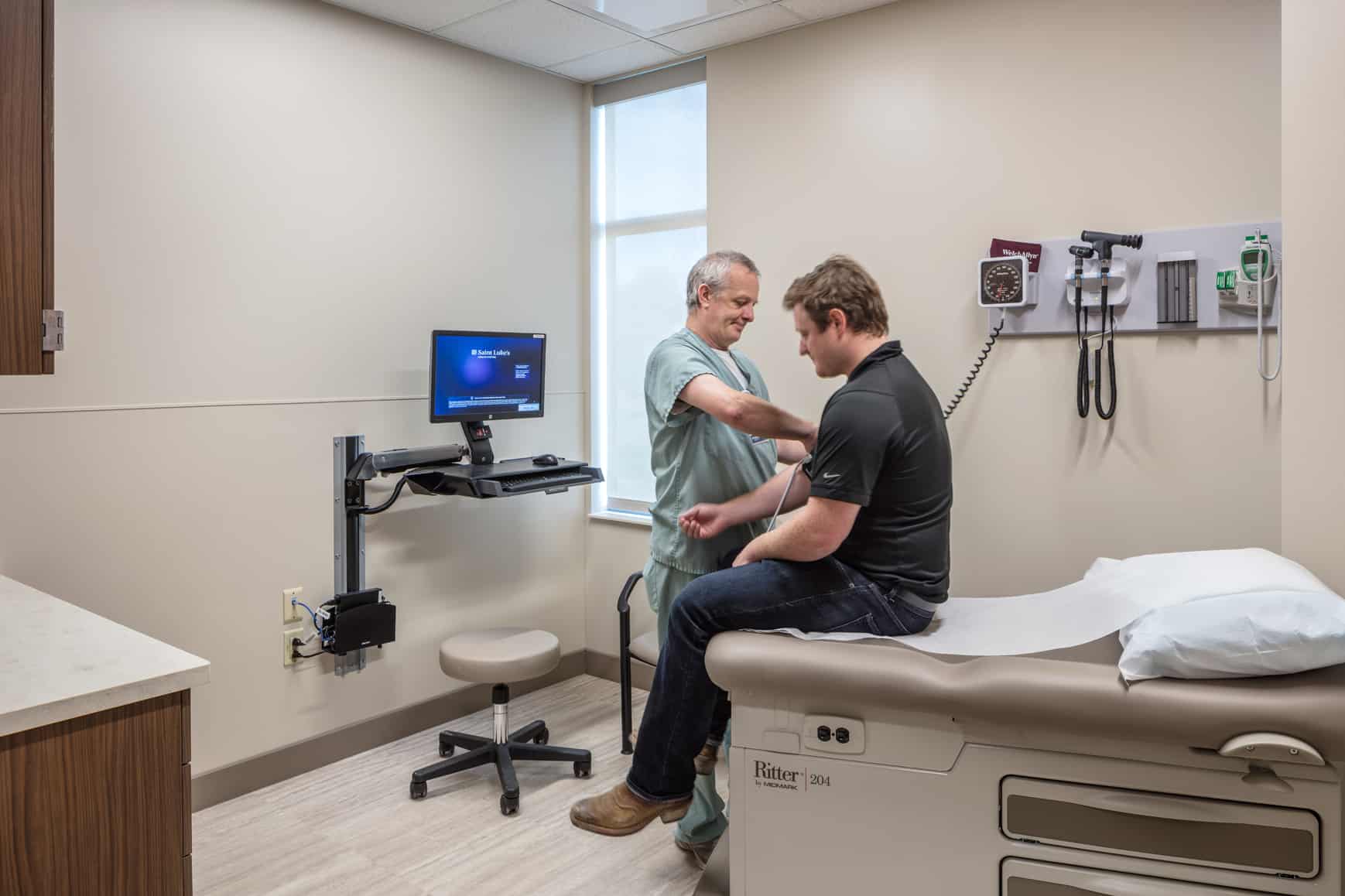 Hoefer Wysocki Completes Design of Saint Luke’s Multispecialty Clinic 6 SLBS 1622