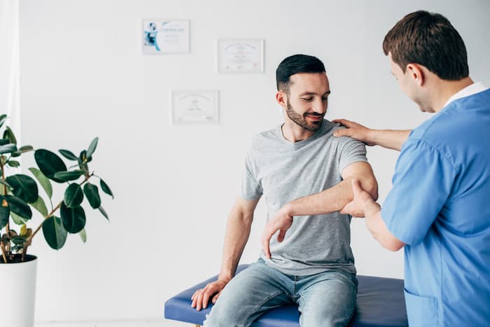 Chiropractic Jobs New York: Career Opportunities After Getting Your Degree 2 AdobeStock 272745699