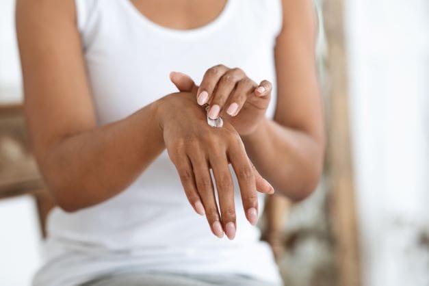 5 Itch Relief Options To Reduce Eczema Flares At Night 1 AdobeStock 359028334