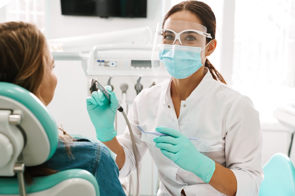 <strong>An Essential Guide To Visiting The Dentist With Your Family</strong> 1 AdobeStock 422265317