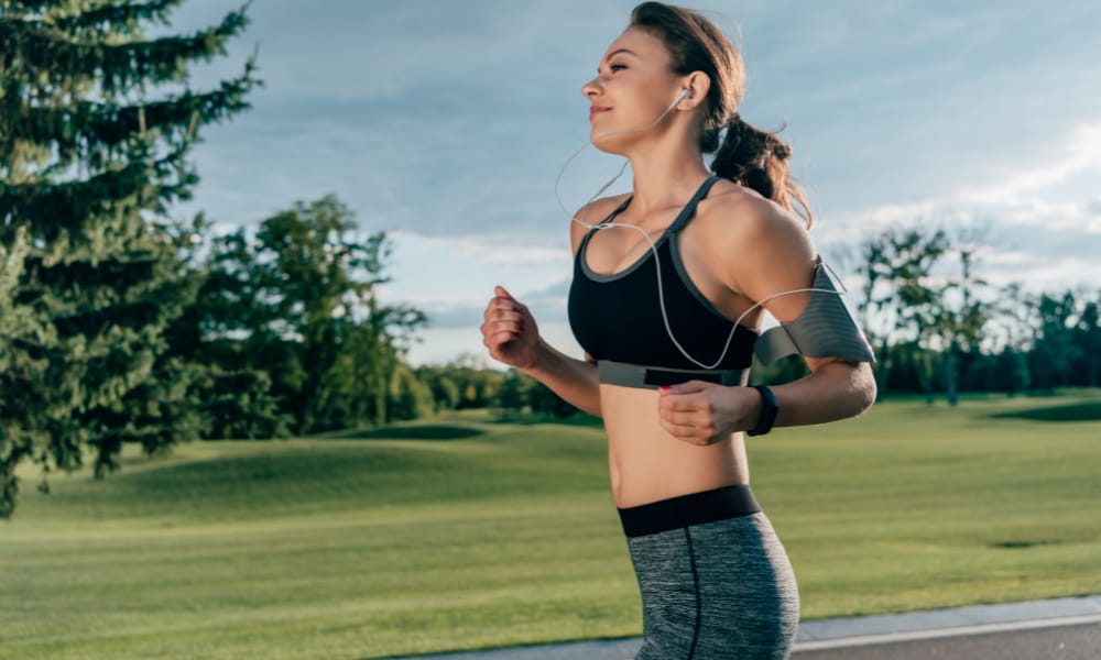 Lumen Reviews 2023: A Comprehensive Analysis of Metabolism Tracker 8 A person using a Lumen device, a handheld device that measures metabolic health